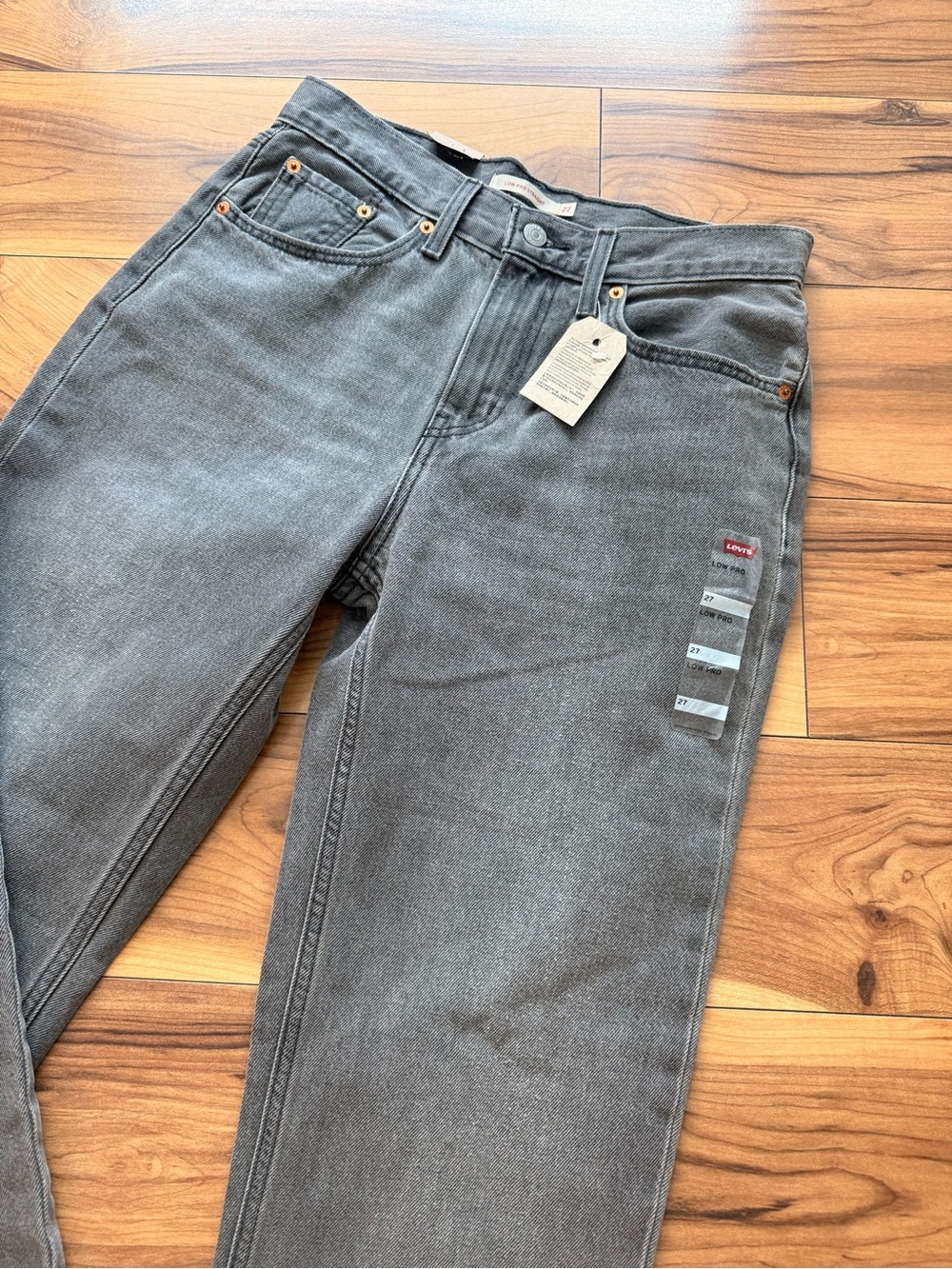 Levi's women’s  Gray  low pro Straight-Jeans